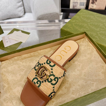 GG EXCLUSIVE SLIDE SANDAL CARAMEL SEDGE