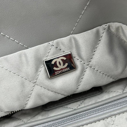CC MEDIUM 37 HANDBAG IN GREY CALFSKIN SILVER HARDWARE