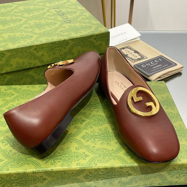 BLONDIE LOGO-PLAQUE LOAFERS IN SYRUP BROWN CALFSKIN WITH GOLD HARDWARE