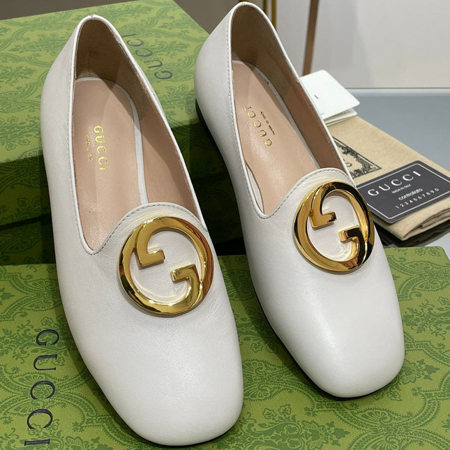 BLONDIE LOGO-PLAQUE LOAFERS IN WHITE CALFSKIN WITH GOLD HARDWARE