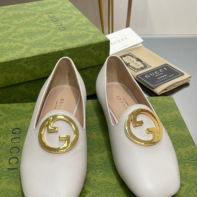 BLONDIE LOGO-PLAQUE LOAFERS IN WHITE CALFSKIN WITH GOLD HARDWARE