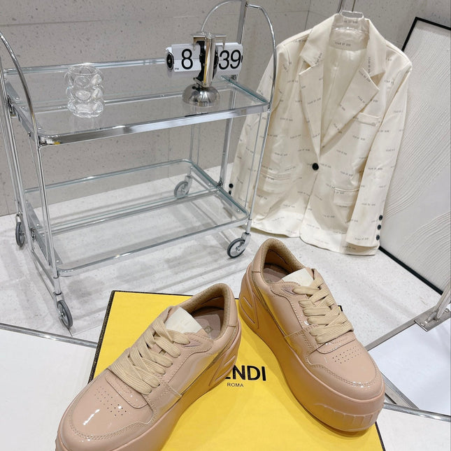 FENDI LOW-TOP TRAINER IN TAN BEIGE CALFSKIN