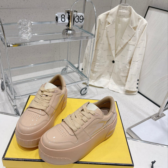 FENDI LOW-TOP TRAINER IN TAN BEIGE CALFSKIN
