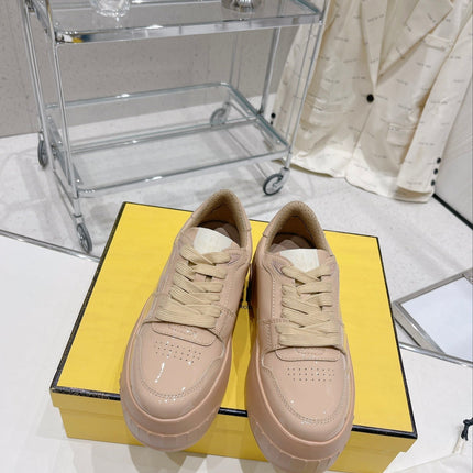 FENDI LOW-TOP TRAINER IN TAN BEIGE CALFSKIN