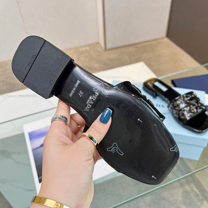 PRA EMBROIDERED SLIDES FLAT BLACK CALFSKIN