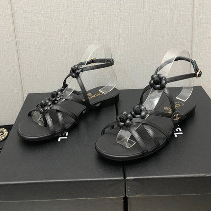 FLORAL FLAT SANDAL IN BLACK LAMBSKIN