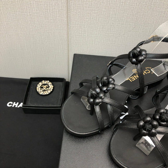 FLORAL FLAT SANDAL IN BLACK LAMBSKIN