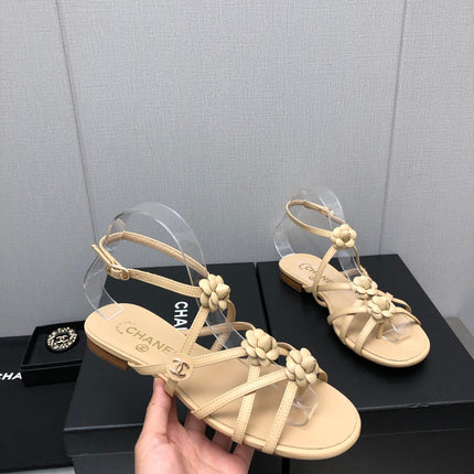 FLORAL FLAT SANDAL IN SAND YELLOW LAMBSKIN