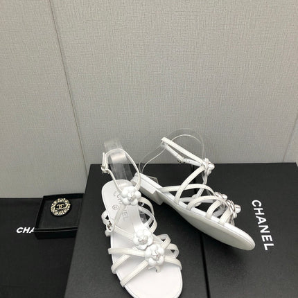 FLORAL FLAT SANDAL IN WHITE LAMBSKIN