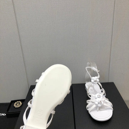 FLORAL FLAT SANDAL IN WHITE LAMBSKIN