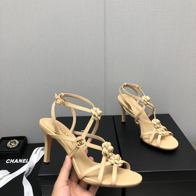 FLORAL HIGH HEEL SANDAL IN SAND YELLOW LAMBSKIN