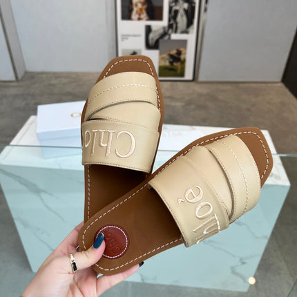WOODY MULE IN TUSCAN BEIGE LAMBSKIN WITH EMBROIDERED LOGO