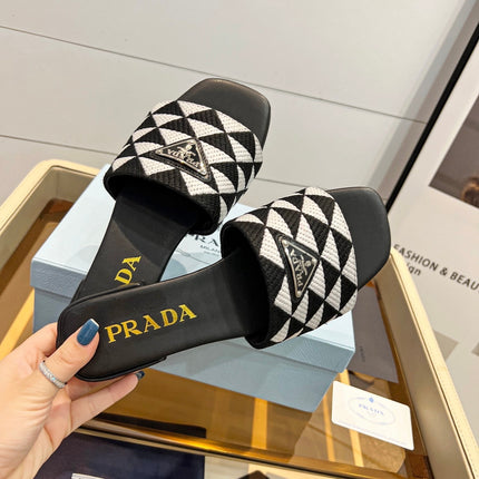 PRA EMBROIDERED SLIDES FLAT BLACK AND WHITE FABRIC