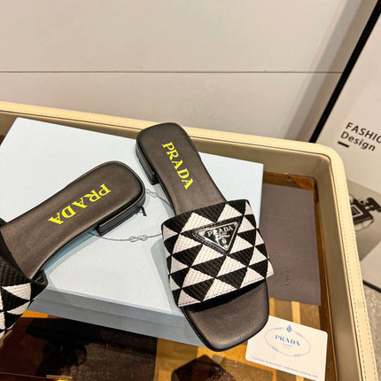 PRA EMBROIDERED SLIDES FLAT BLACK AND WHITE FABRIC