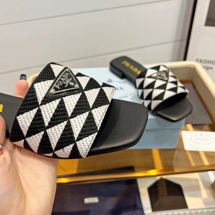 PRA EMBROIDERED SLIDES FLAT BLACK AND WHITE FABRIC