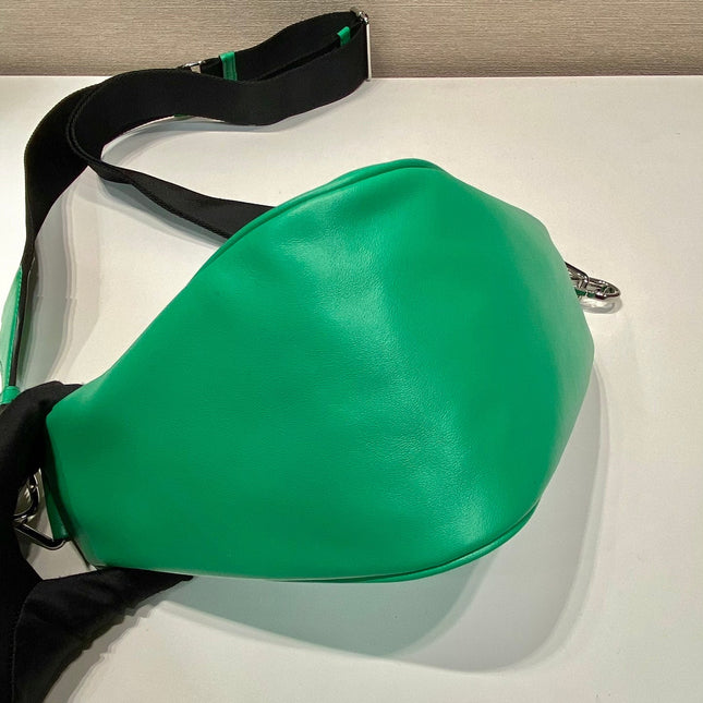 TRIANGULAR BAG 27 IN GO GREEN SMOOTH LAMBSKIN