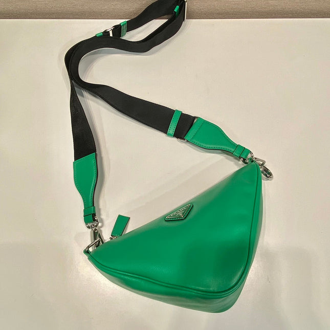 TRIANGULAR BAG 27 IN GO GREEN SMOOTH LAMBSKIN