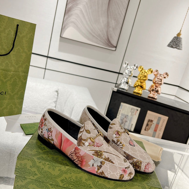 HORSEBIT LOAFER WITH FLOWER PRINT IN LINEN BEIGE MONOGRAM JACQUARD FABRIC