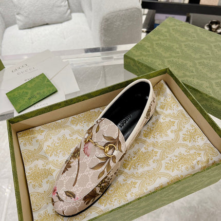 HORSEBIT LOAFER WITH FLOWER PRINT IN LINEN BEIGE MONOGRAM JACQUARD FABRIC