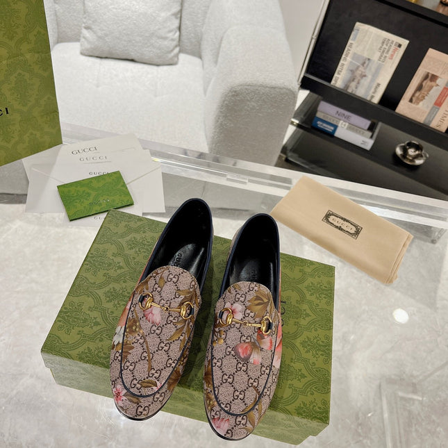 HORSEBIT LOAFER WITH FLOWER PRINT IN DARK BEIGE MONOGRAM JACQUARD FABRIC