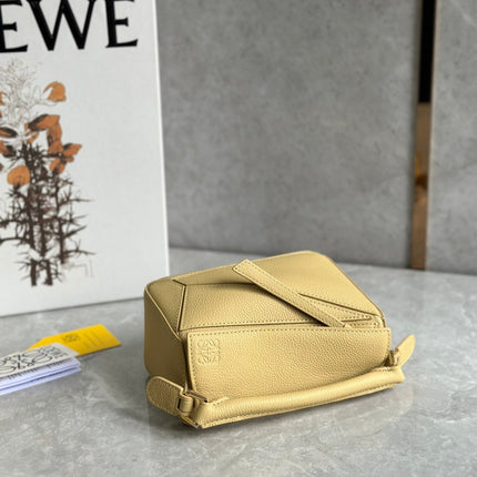 LOE MINI 18 PUZZLE BAG IN YELLOW CREAM CALFSKIN