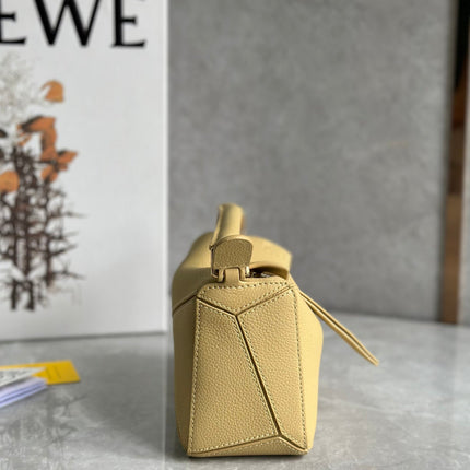 LOE MINI 18 PUZZLE BAG IN YELLOW CREAM CALFSKIN
