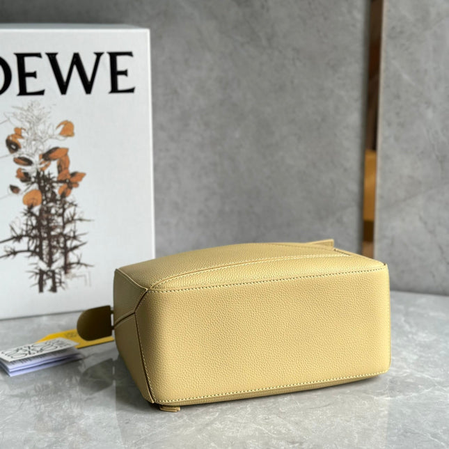 LOE MINI 18 PUZZLE BAG IN YELLOW CREAM CALFSKIN