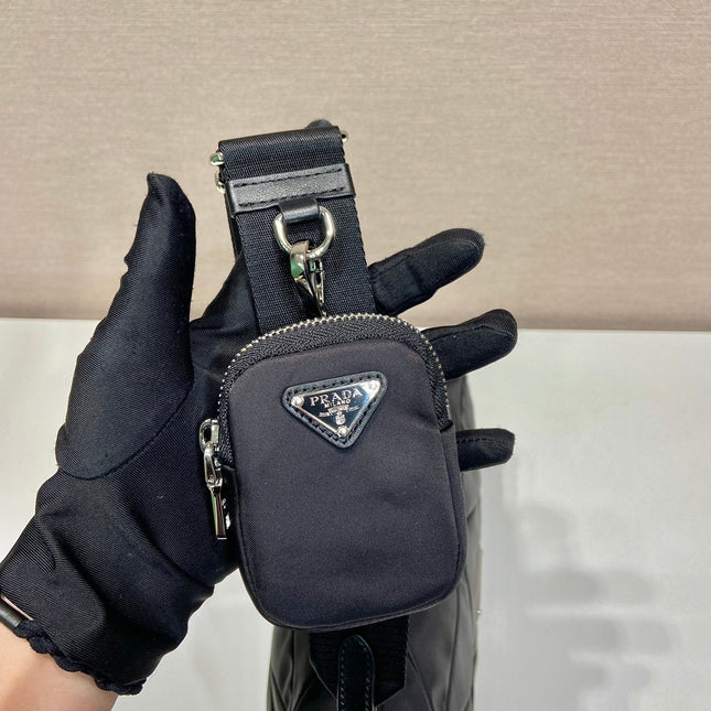 MEDIUM FLAP BAG 24 IN BLACK TRIANGULAR QUILTED PATTERN RE-NYLON