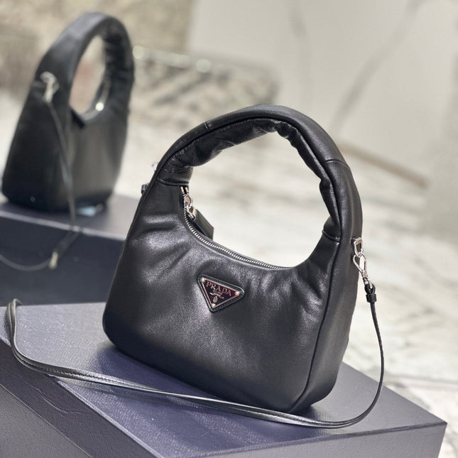 HOBO BAG 21 IN BLACK SOFT LAMBSKIN