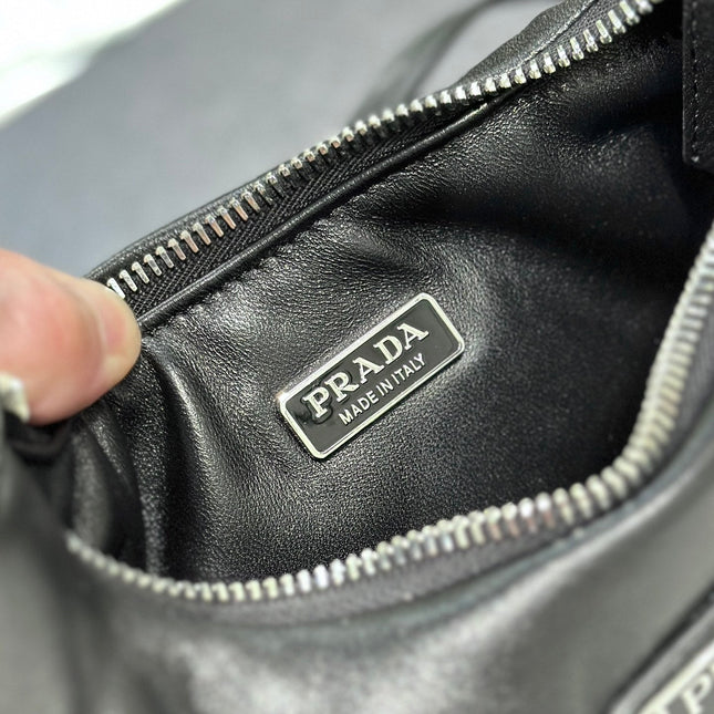 HOBO BAG 21 IN BLACK SOFT LAMBSKIN