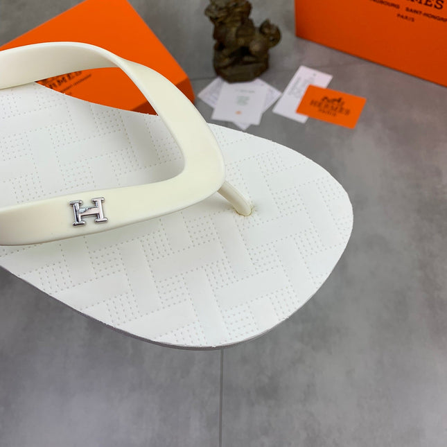 HM THONG SLIPPERS WHITE RUBBER