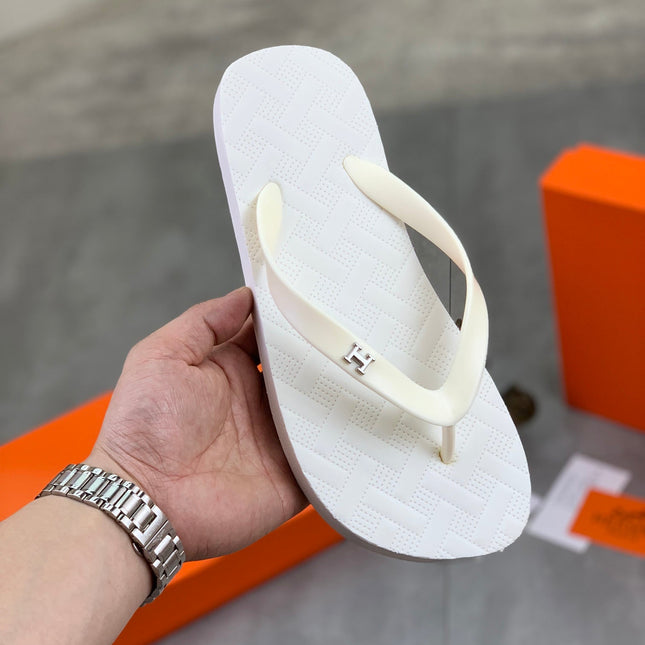 HM THONG SLIPPERS WHITE RUBBER
