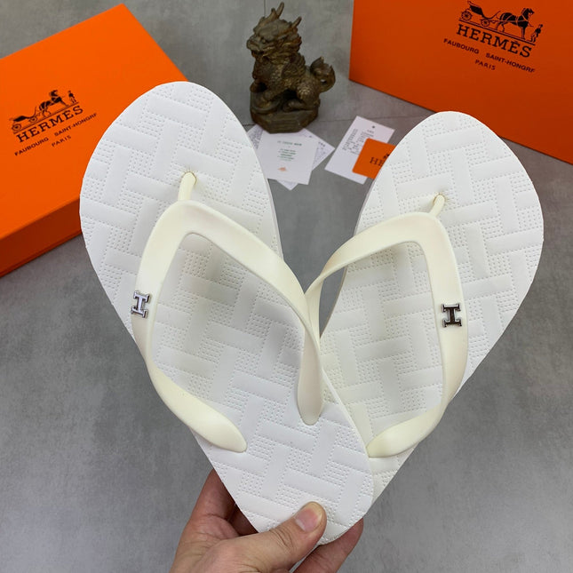 HM THONG SLIPPERS WHITE RUBBER