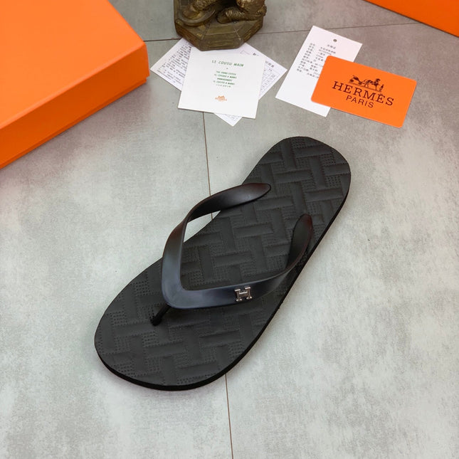 HM THONG SLIPPERS BLACK RUBBER