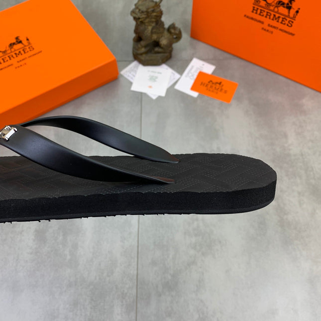 HM THONG SLIPPERS BLACK RUBBER