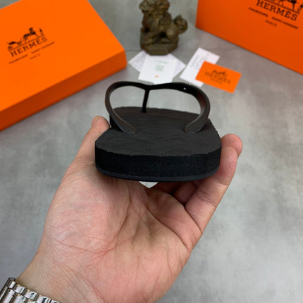 HM THONG SLIPPERS BLACK RUBBER