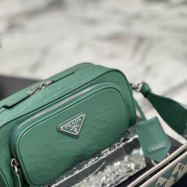CAMERA BAG 23 IN CASTLETON GREEN WRINKLED LAMBSKIN
