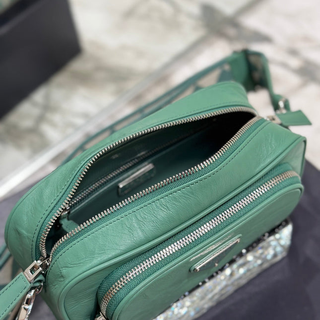 CAMERA BAG 23 IN CASTLETON GREEN WRINKLED LAMBSKIN