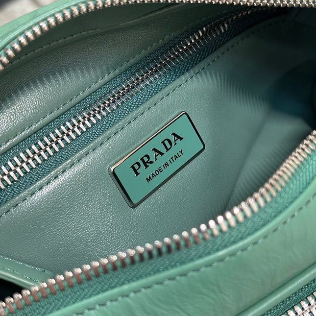 CAMERA BAG 23 IN CASTLETON GREEN WRINKLED LAMBSKIN