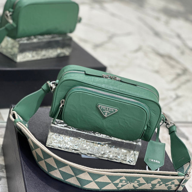 CAMERA BAG 23 IN CASTLETON GREEN WRINKLED LAMBSKIN