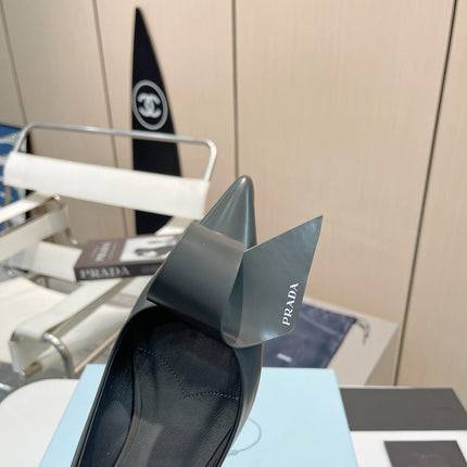 POINTED TOE PUMPS KITTEN HEEL IN GRAY GLOSSY LAMBSKIN WITH BOW