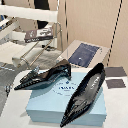 KITTEN HEEL PUMPS WITH CREATIVE SHAPE IN BLACK GLOSSY LAMBSKIN