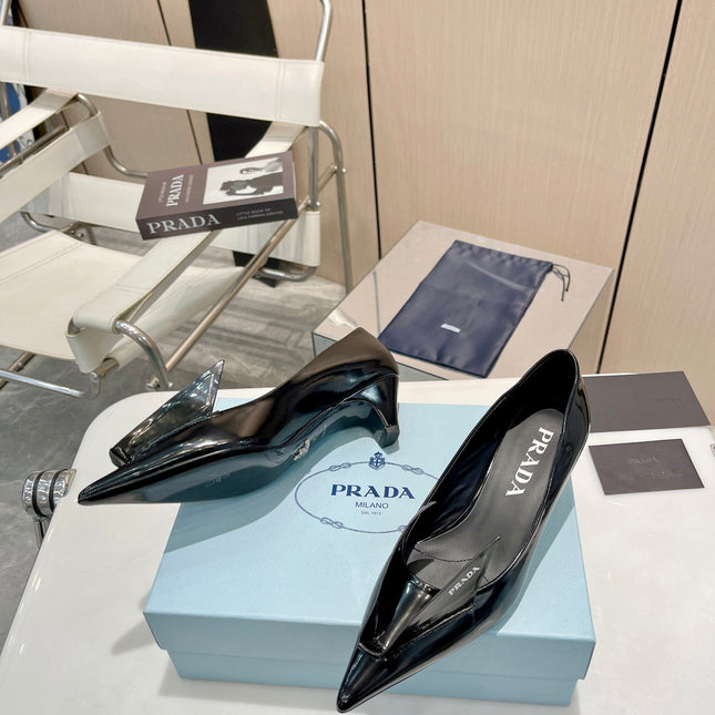 KITTEN HEEL PUMPS WITH CREATIVE SHAPE IN BLACK GLOSSY LAMBSKIN