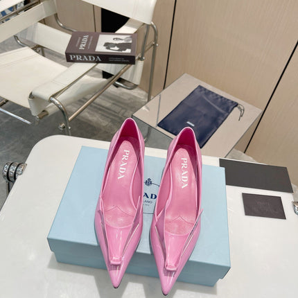 KITTEN HEEL PUMPS WITH CREATIVE SHAPE IN PINK GLOSSY LAMBSKIN