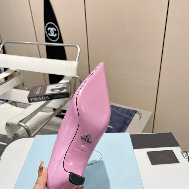 KITTEN HEEL PUMPS WITH CREATIVE SHAPE IN PINK GLOSSY LAMBSKIN