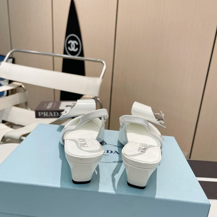 POINTED TOE SLINGBACK KITTEN HEEL WITH FLOWER BOW IN WHITE GLOSSY LAMBSKIN