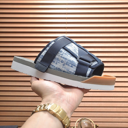 CD ALPHA SANDAL GRAY AND WHITE JACQUARD