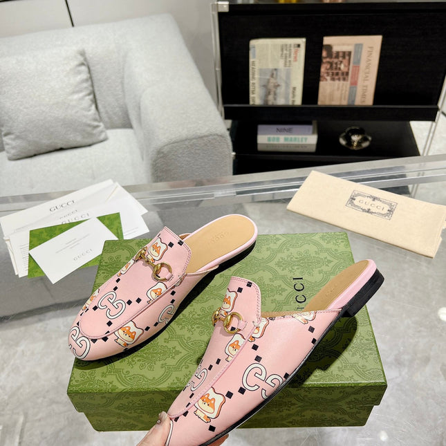 HORSEBIT SLIPPER MULE WITH CUTE CAT PRINT IN LIGHT PINK CALFSKIN