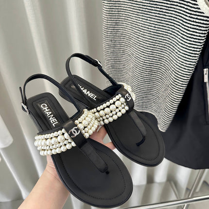 CLASSIC THONG SANDALS PEARL CHAIN IN BLACK LAMBSKIN