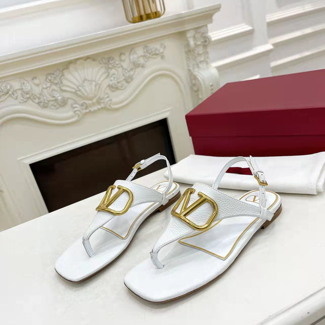 THONG SANDALS IN WHITE CALFSKIN WITH GOLD LOGO